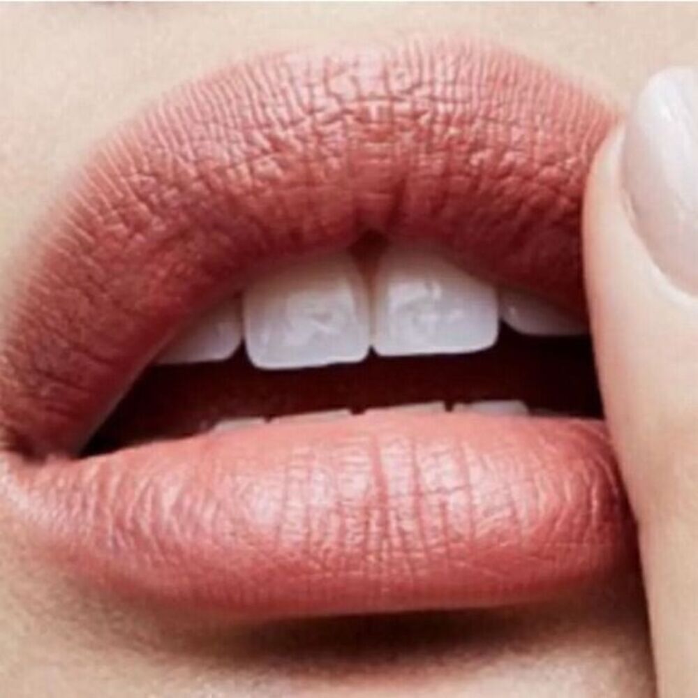 MAC Satin Lipstick 813 Mocha Peachy Yellow-Brown Full Size 0.1oz / 3g In Box